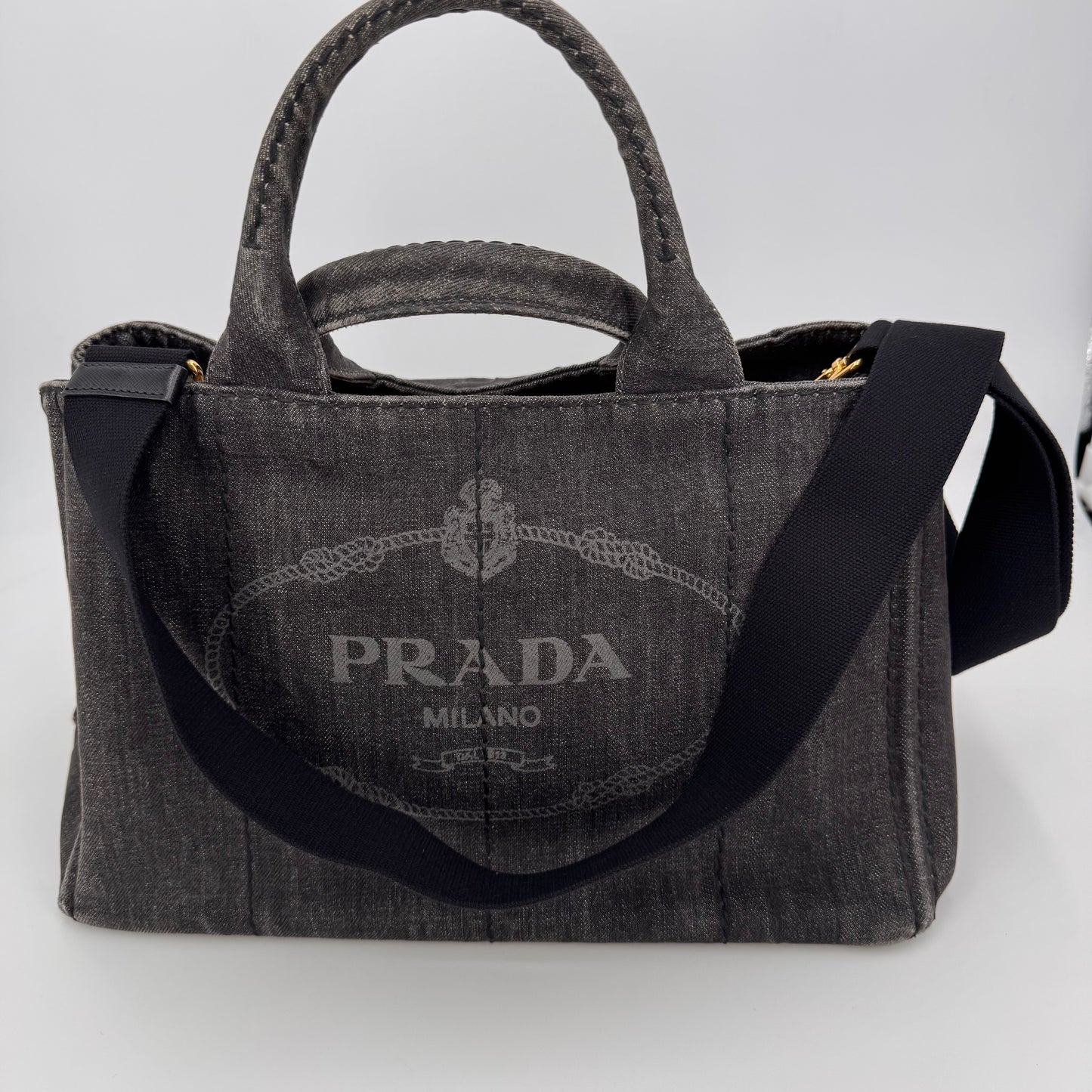 Prada Canapa
