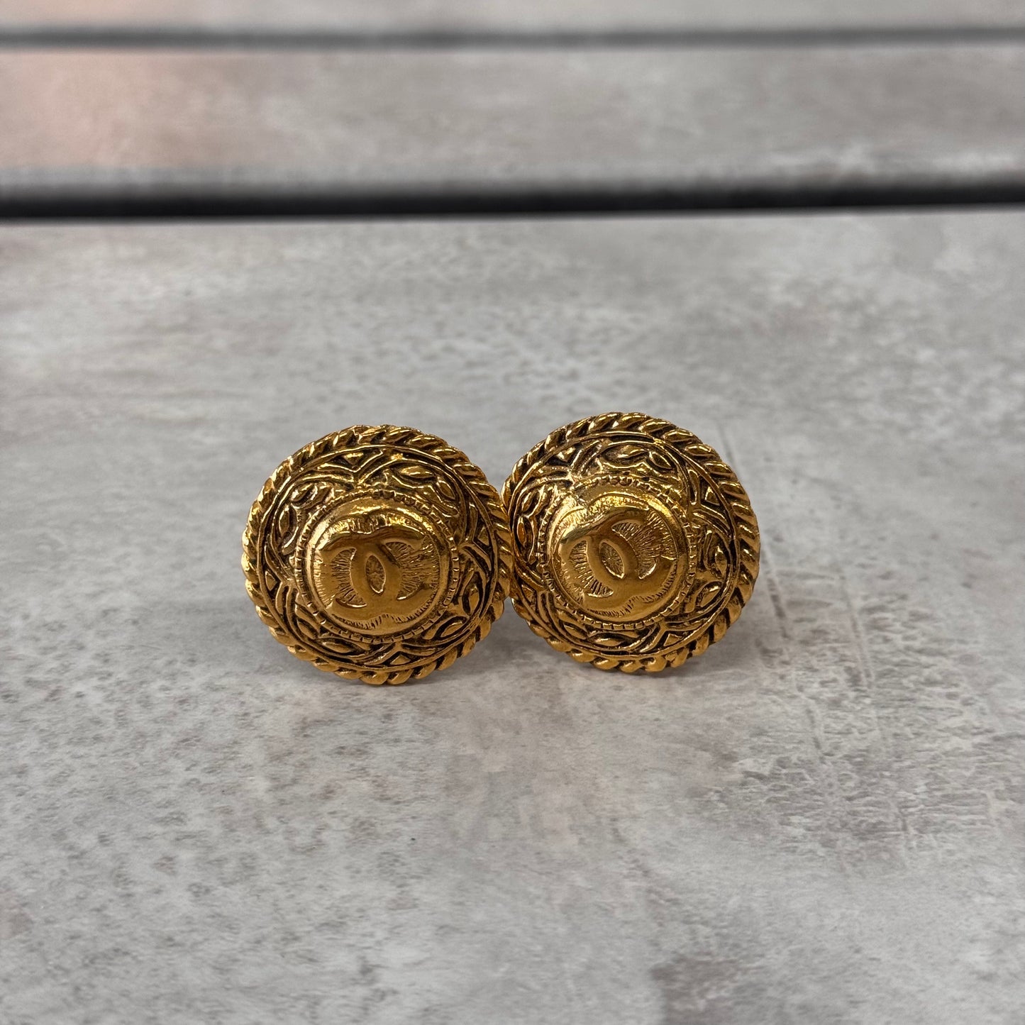 Chanel clips vintage