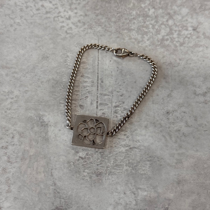 Chanel Bracelet camelia argent massif