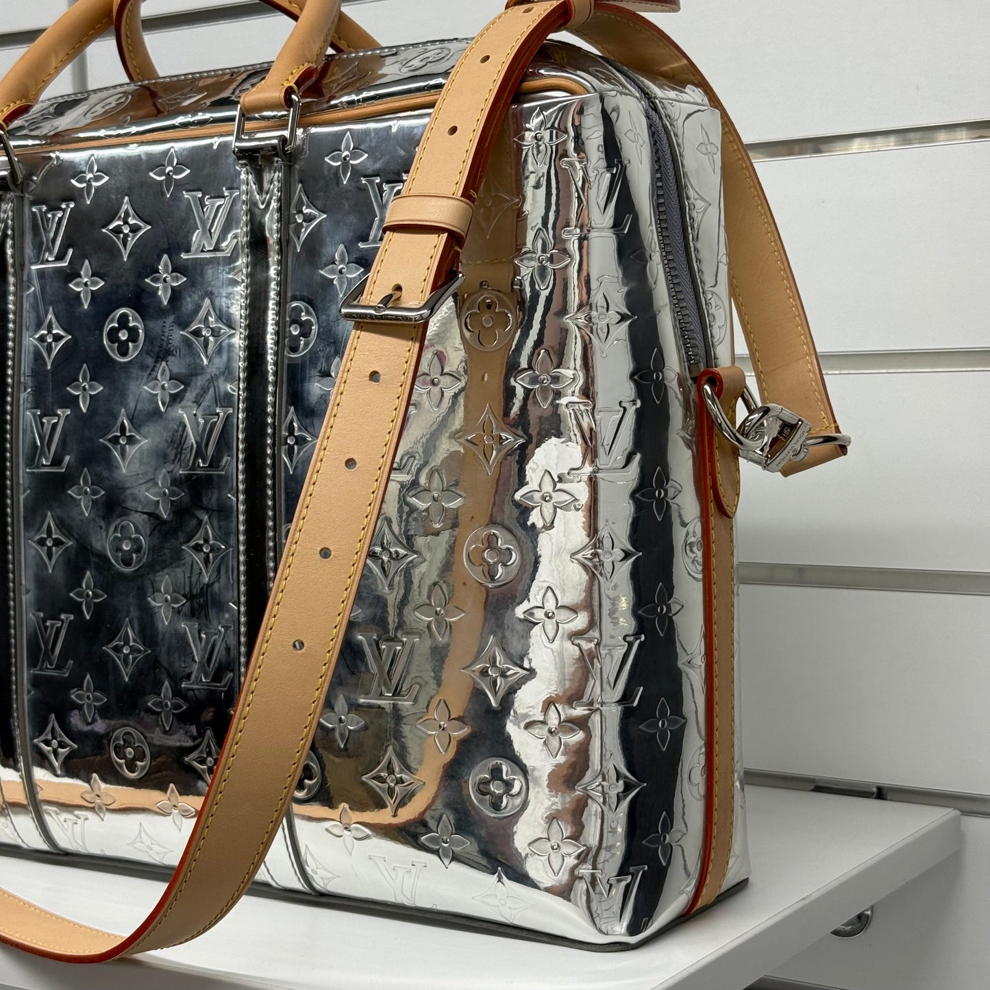 Louis Vuitton Néo Porte Documents