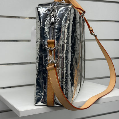 Louis Vuitton Néo Porte Documents