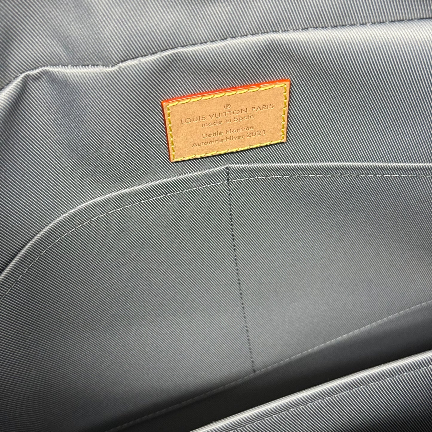 Louis Vuitton Néo Porte Documents