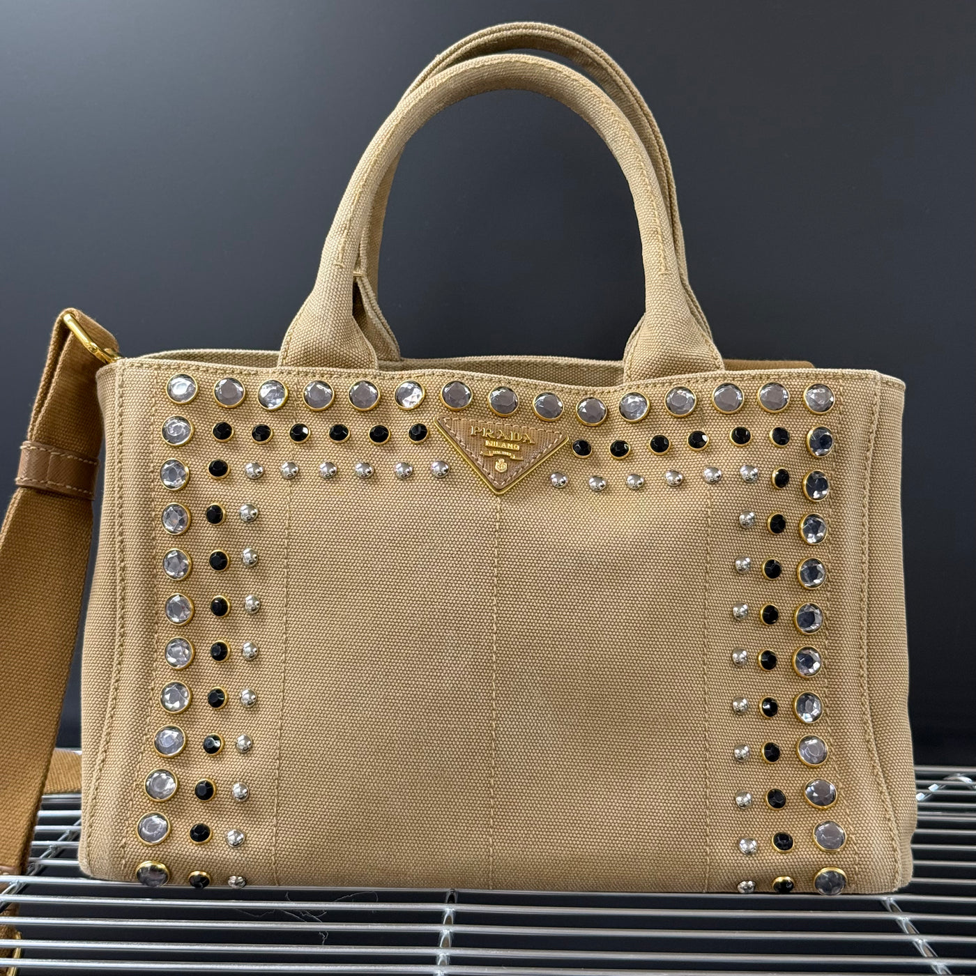 Prada Canapa