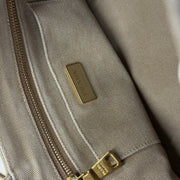 Prada Canapa