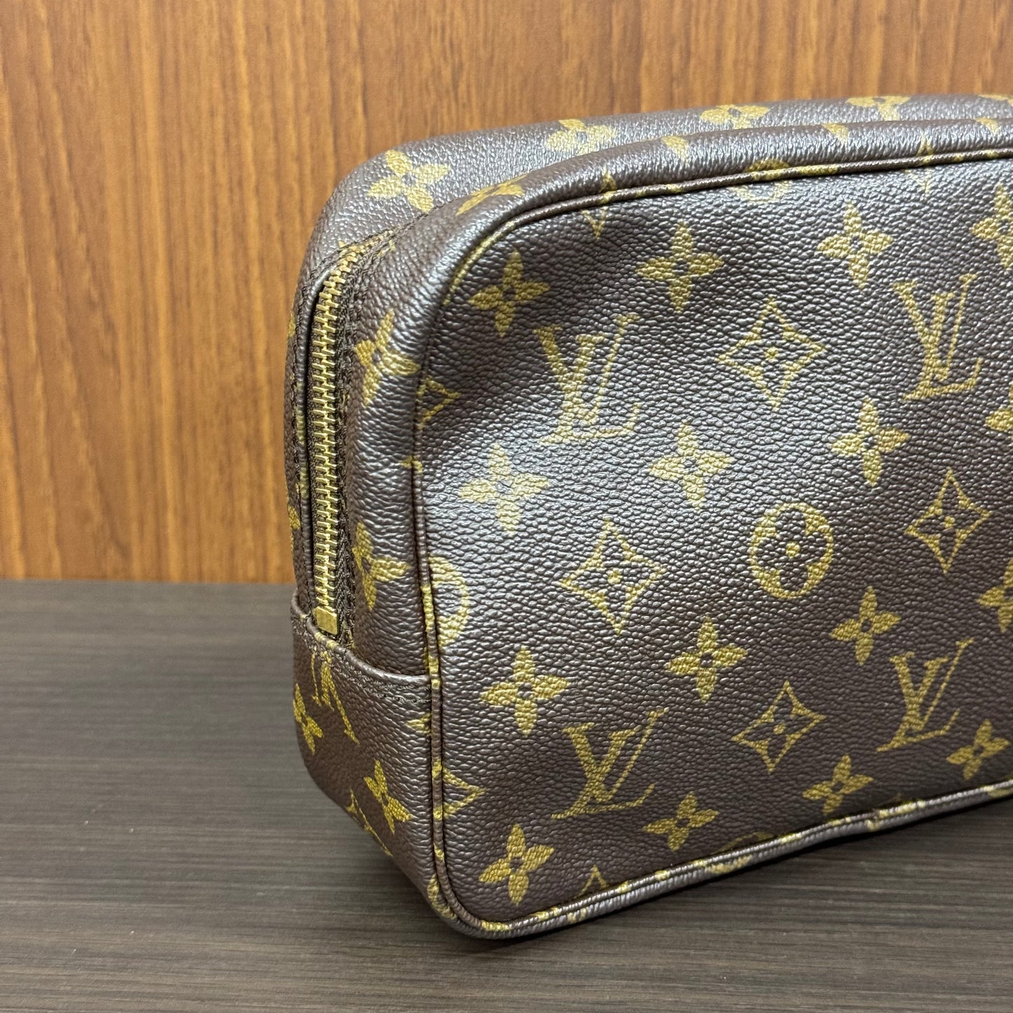 Louis Vuitton Trousse cosmétique 23