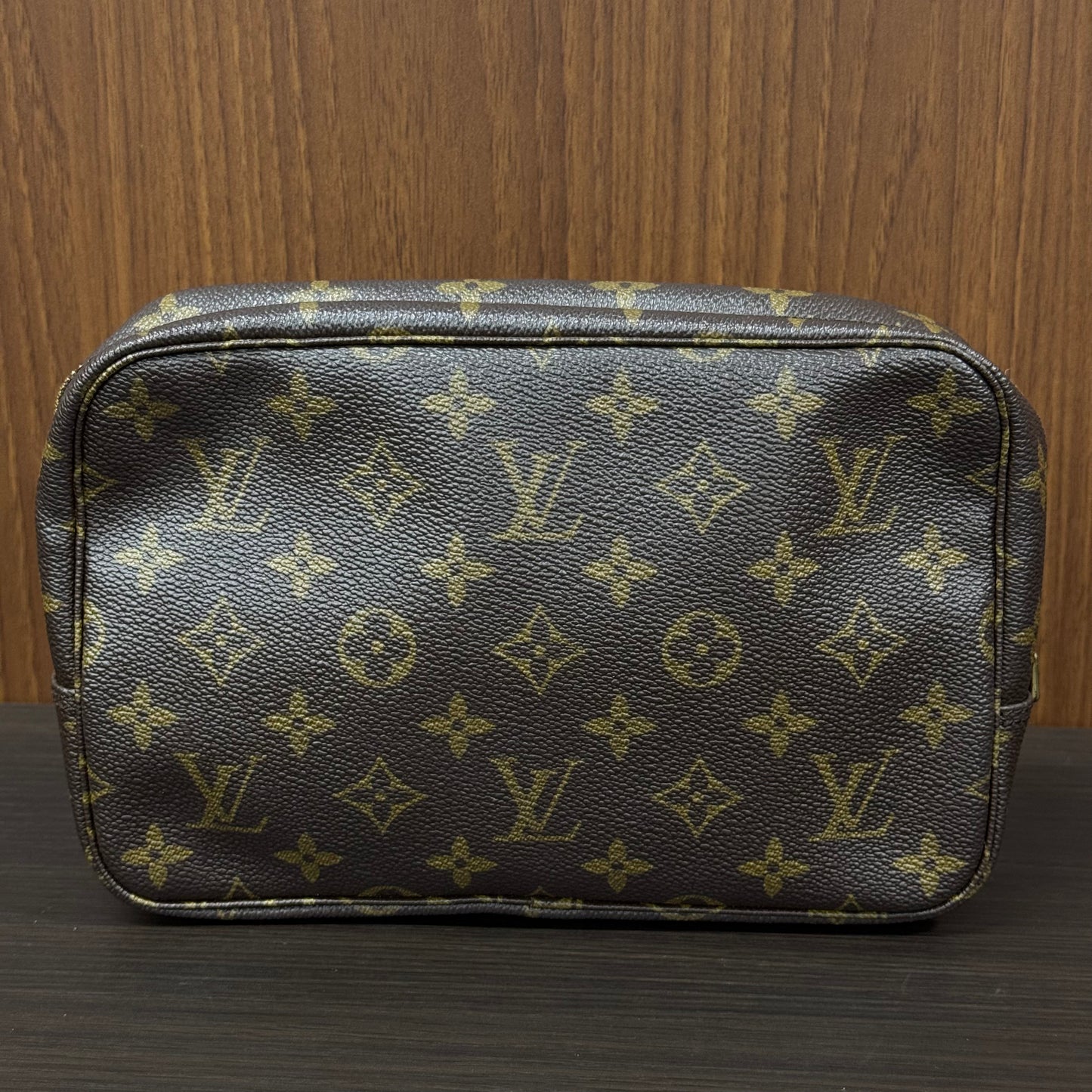 Louis Vuitton Trousse cosmétique 23