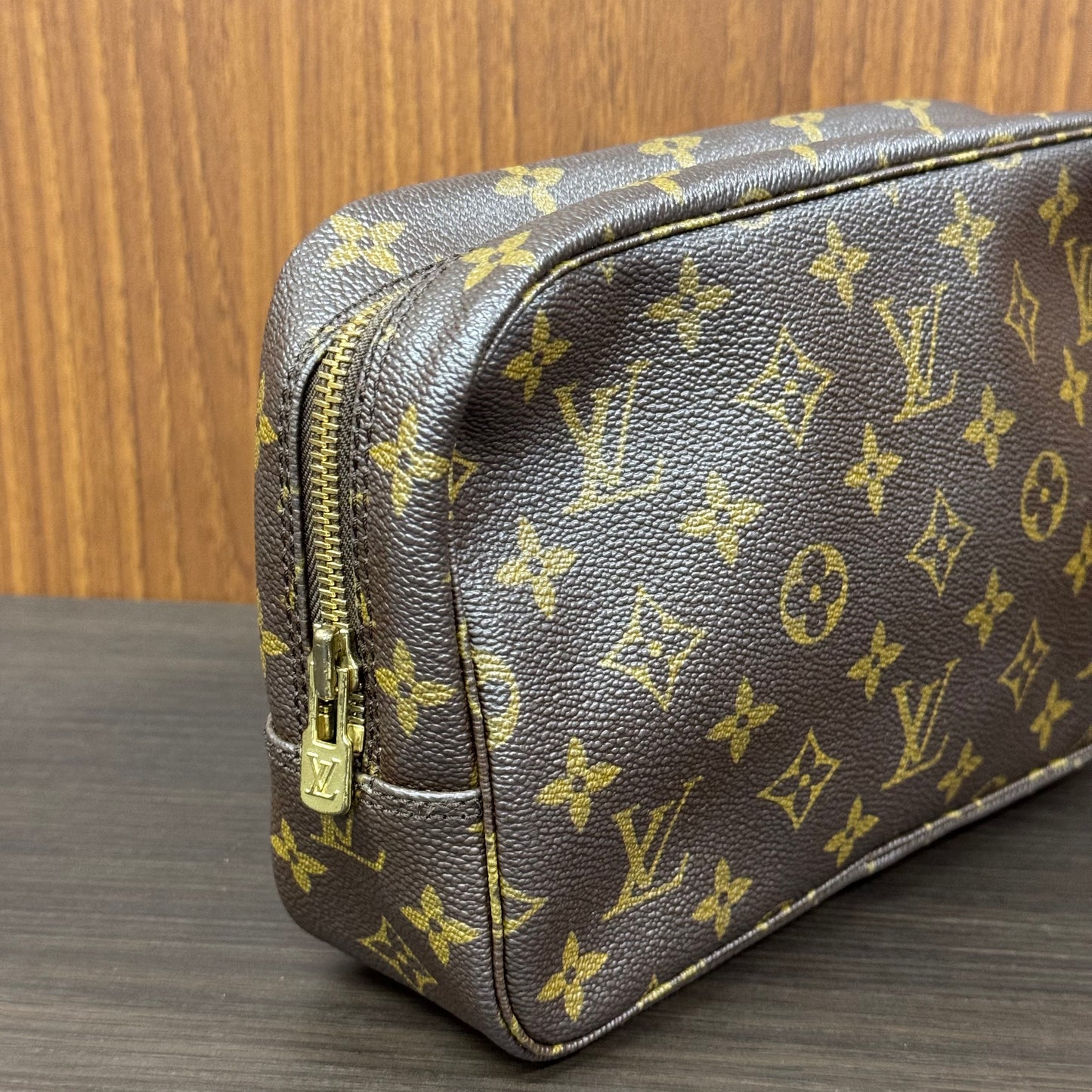 Louis Vuitton Trousse cosmétique 23