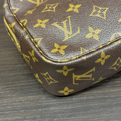 Louis Vuitton Trousse cosmétique 23