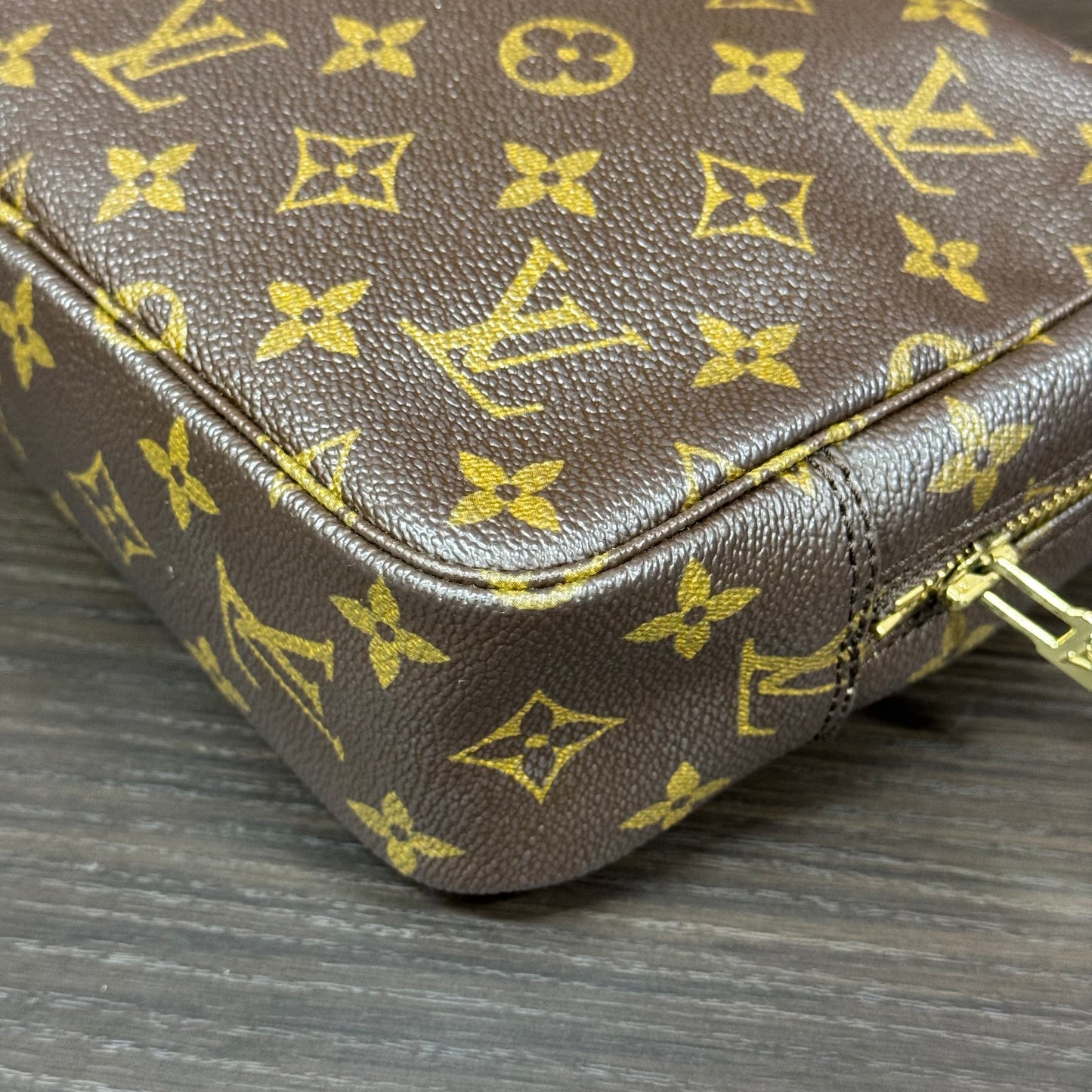 Louis Vuitton Trousse cosmétique 23