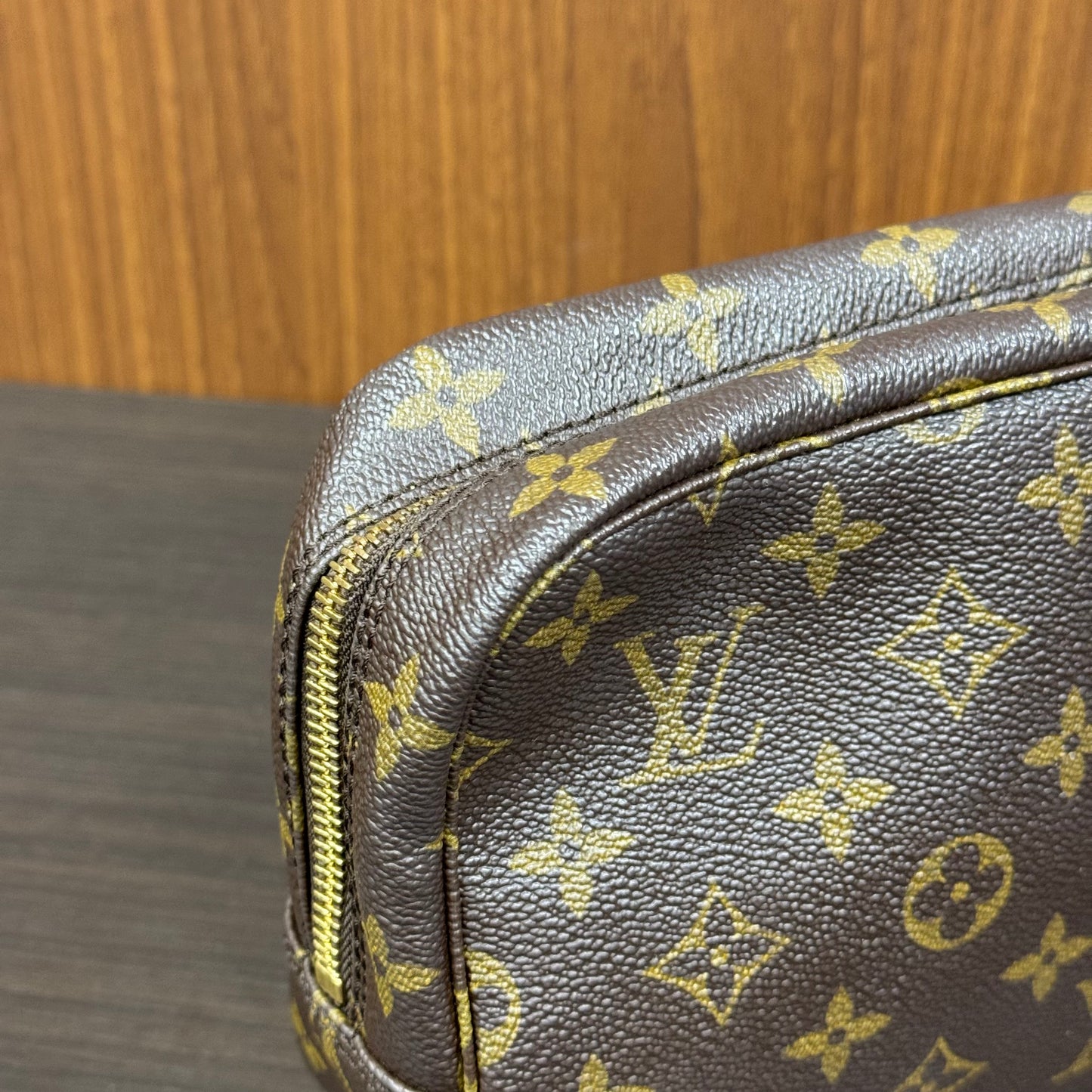 Louis Vuitton Trousse cosmétique 23
