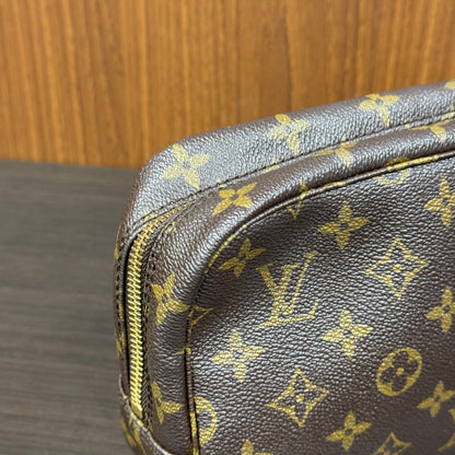 Louis Vuitton Trousse cosmétique 23
