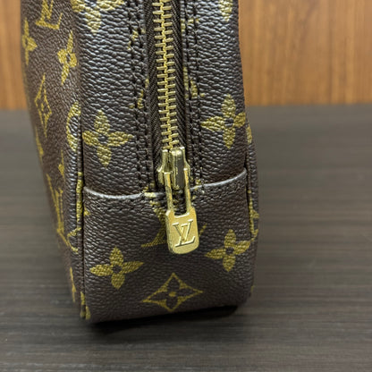 Louis Vuitton Trousse cosmétique 23