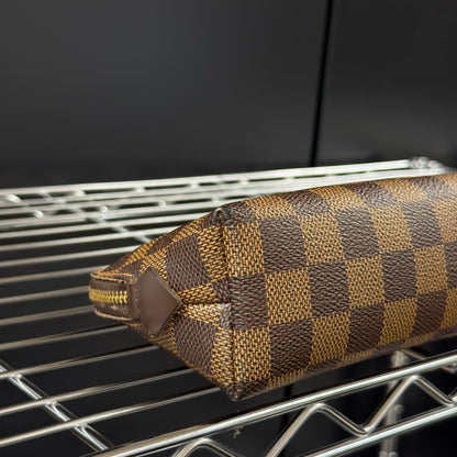 Louis Vuitton Trousse cosmétique 16 CA0036