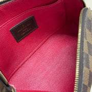 Louis Vuitton Trousse cosmétique 16 CA0036