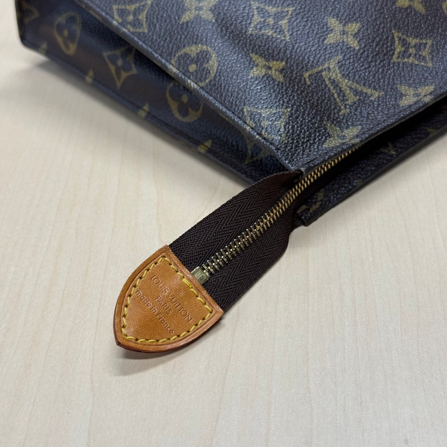 Louis Vuitton Trousse Cosmétique TH881