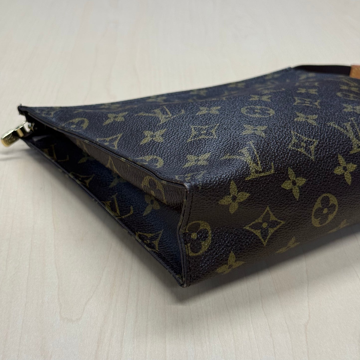 Louis Vuitton Trousse Cosmétique TH881