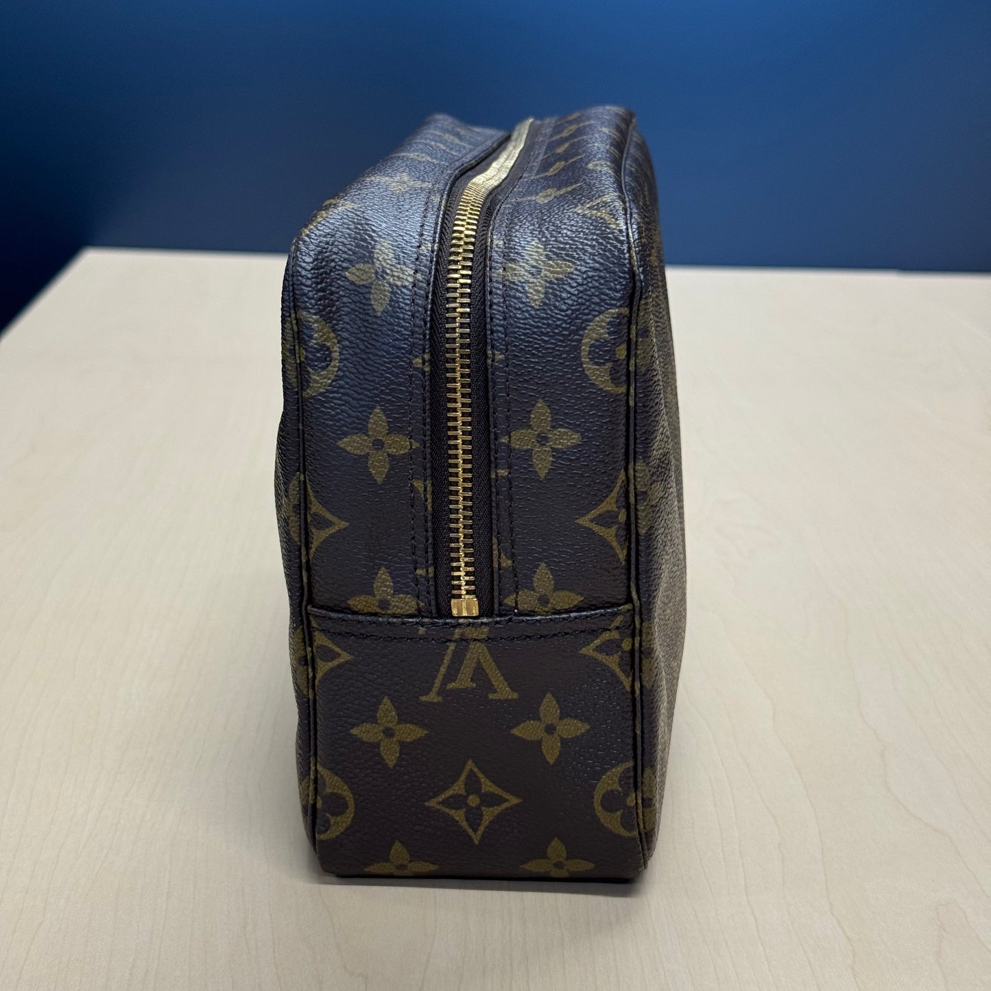 Louis Vuitton Trousse Cosmétique NO8904
