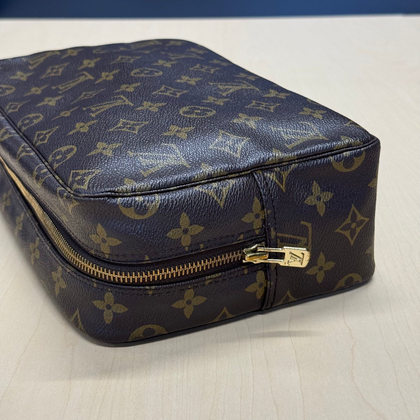 Louis Vuitton Trousse Cosmétique NO8904