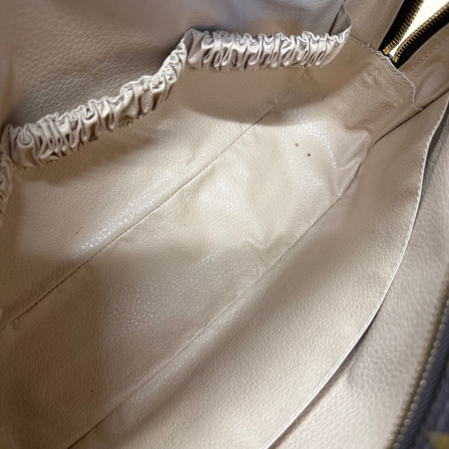 Louis Vuitton Trousse Cosmétique NO8904