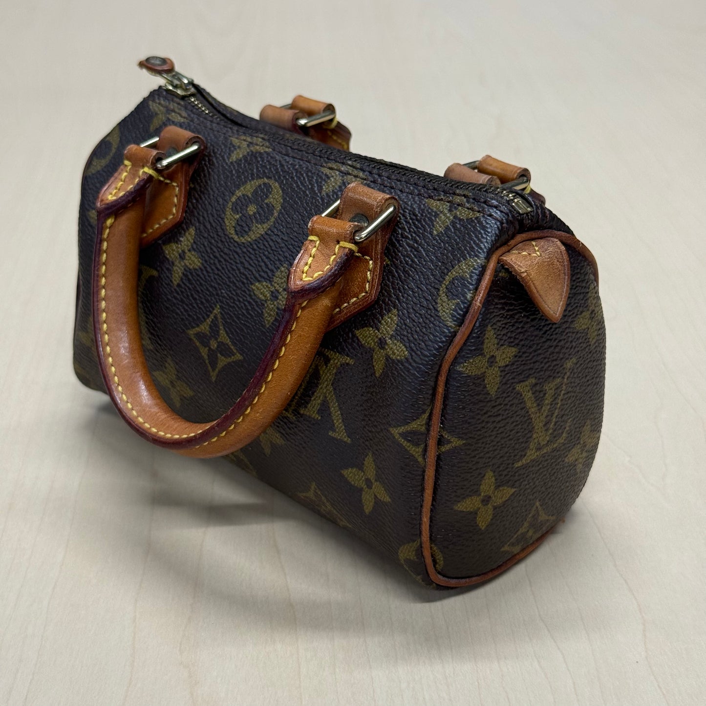 Louis Vuitton Mini HL TH0945