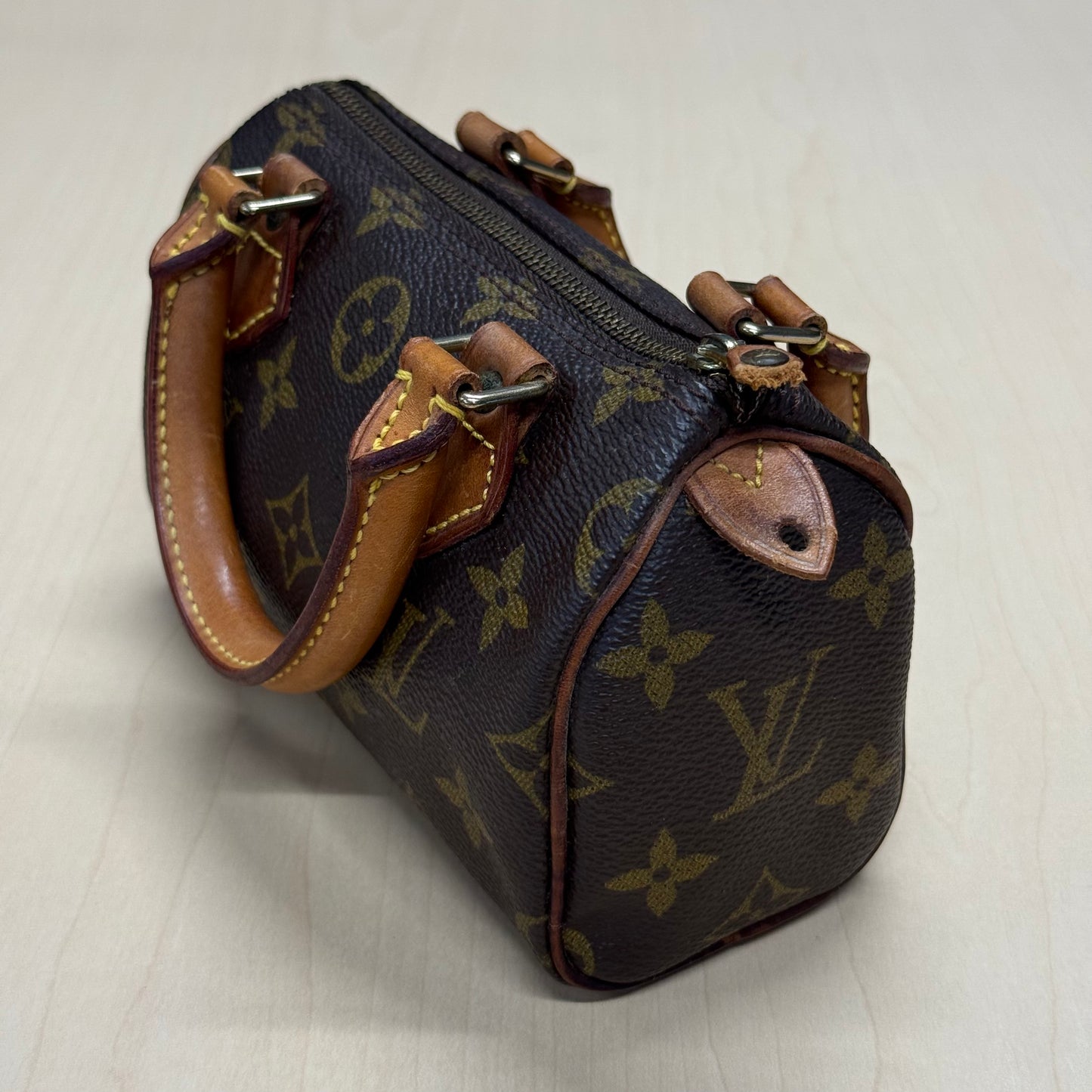 Louis Vuitton Mini HL TH0945