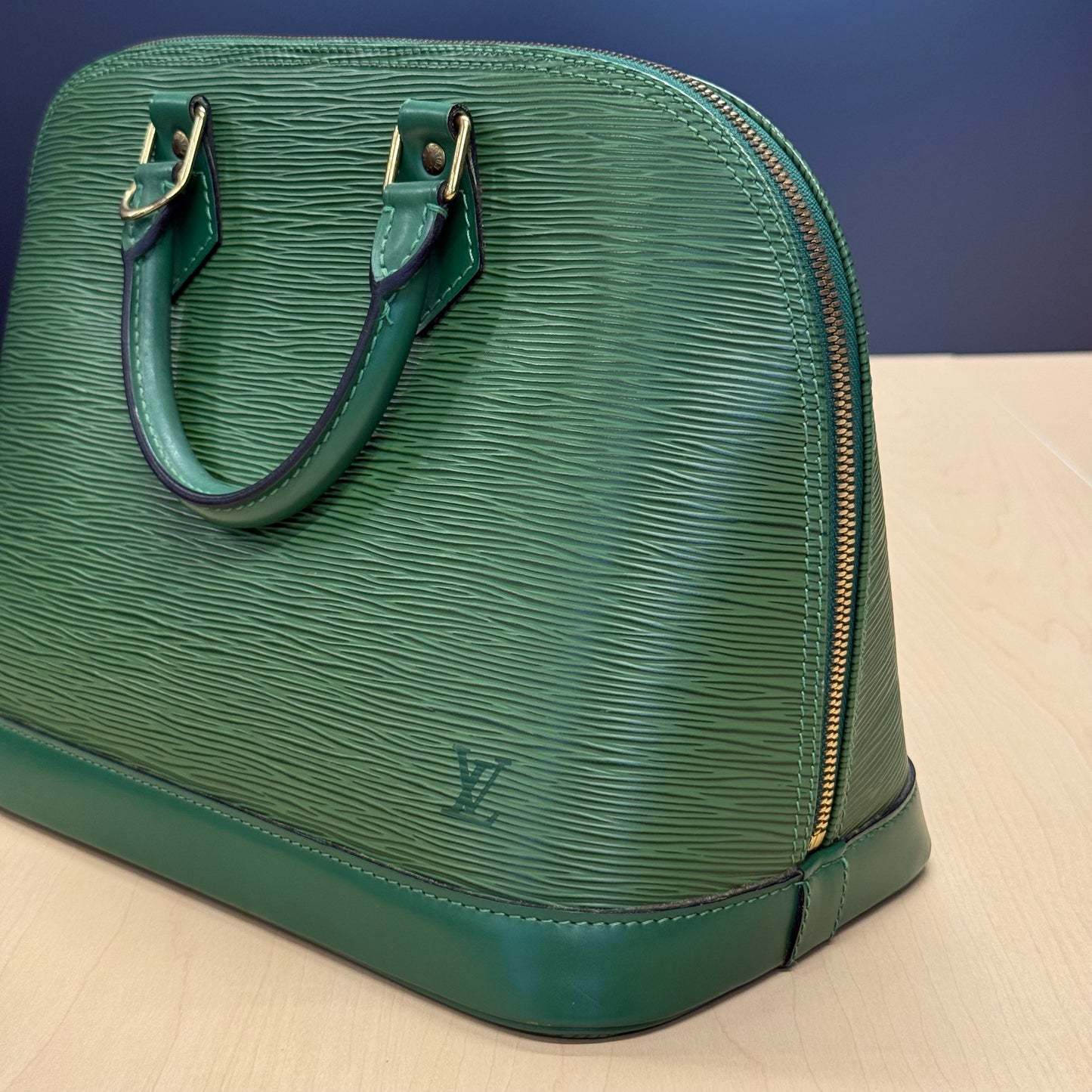 Louis Vuitton Alma AR0947