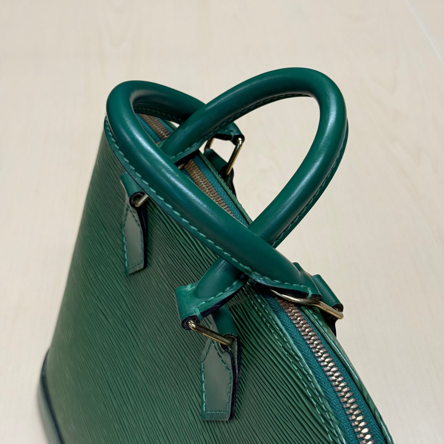 Louis Vuitton Alma AR0947