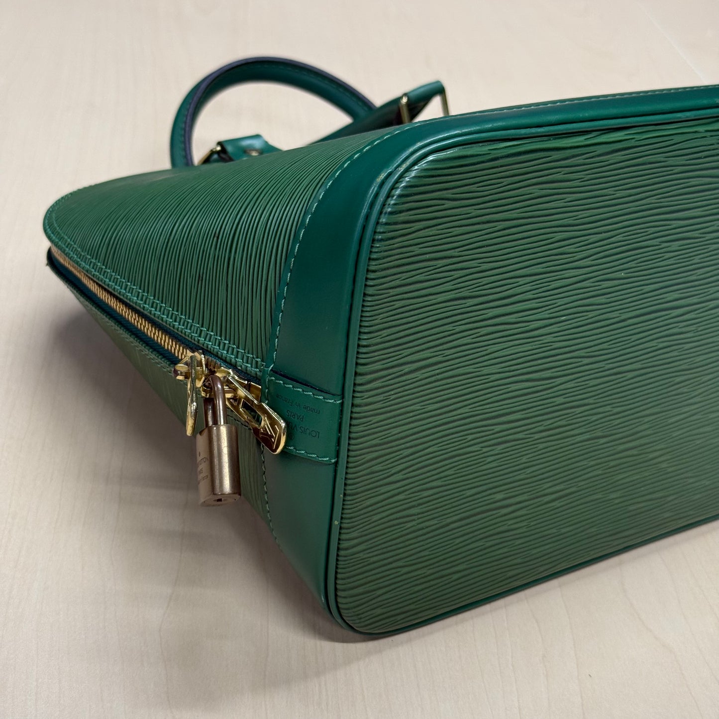 Louis Vuitton Alma AR0947