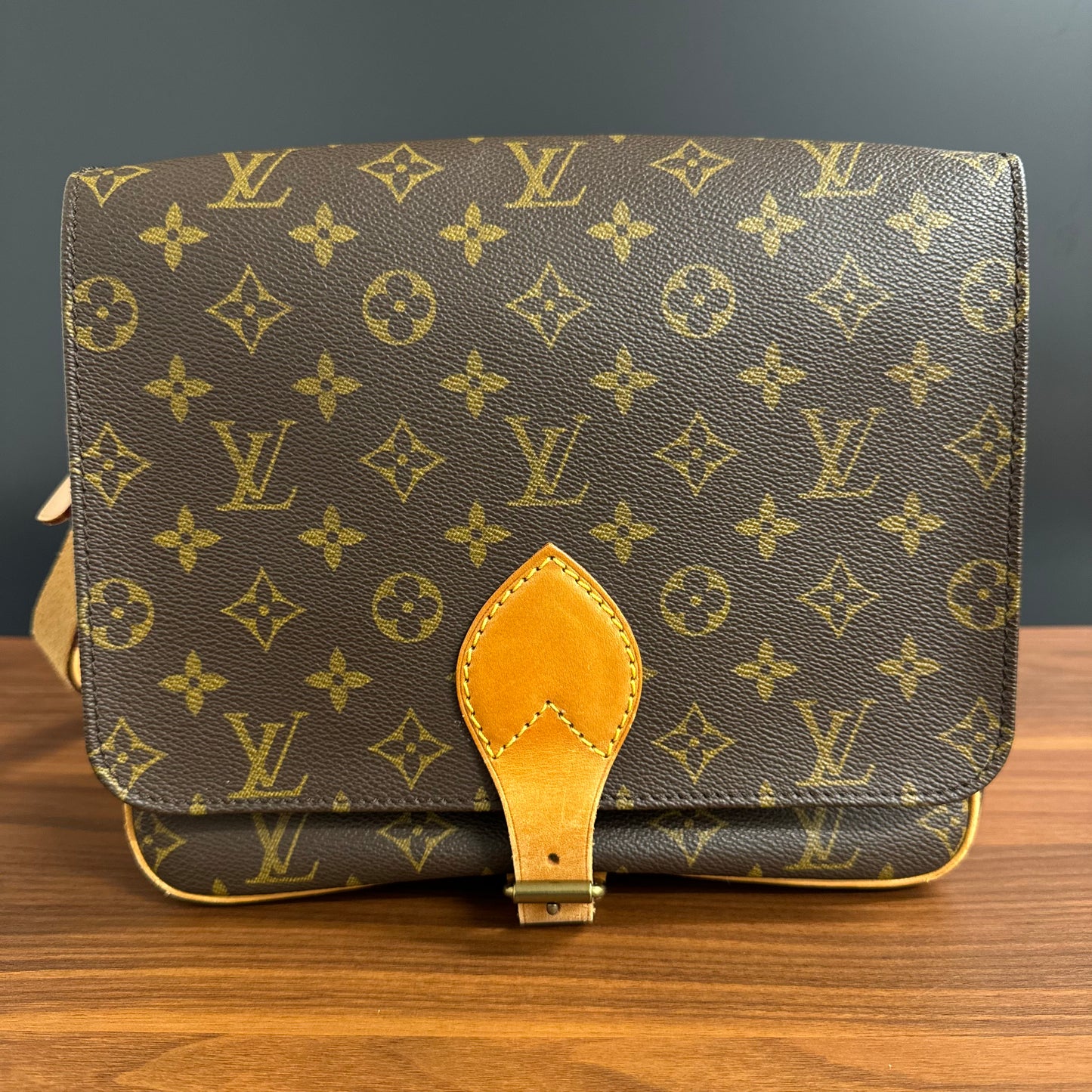 Besace Cartouchière Louis Vuitton