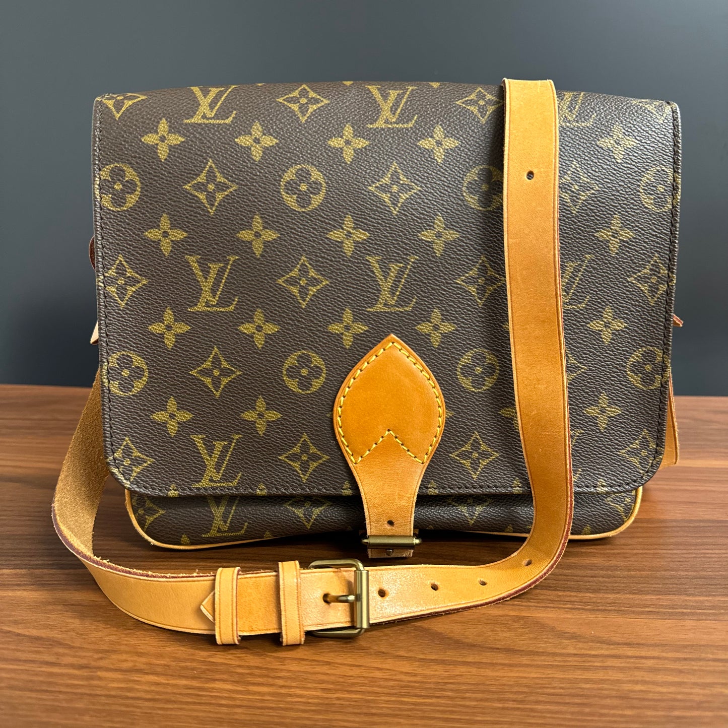 Besace Cartouchière Louis Vuitton