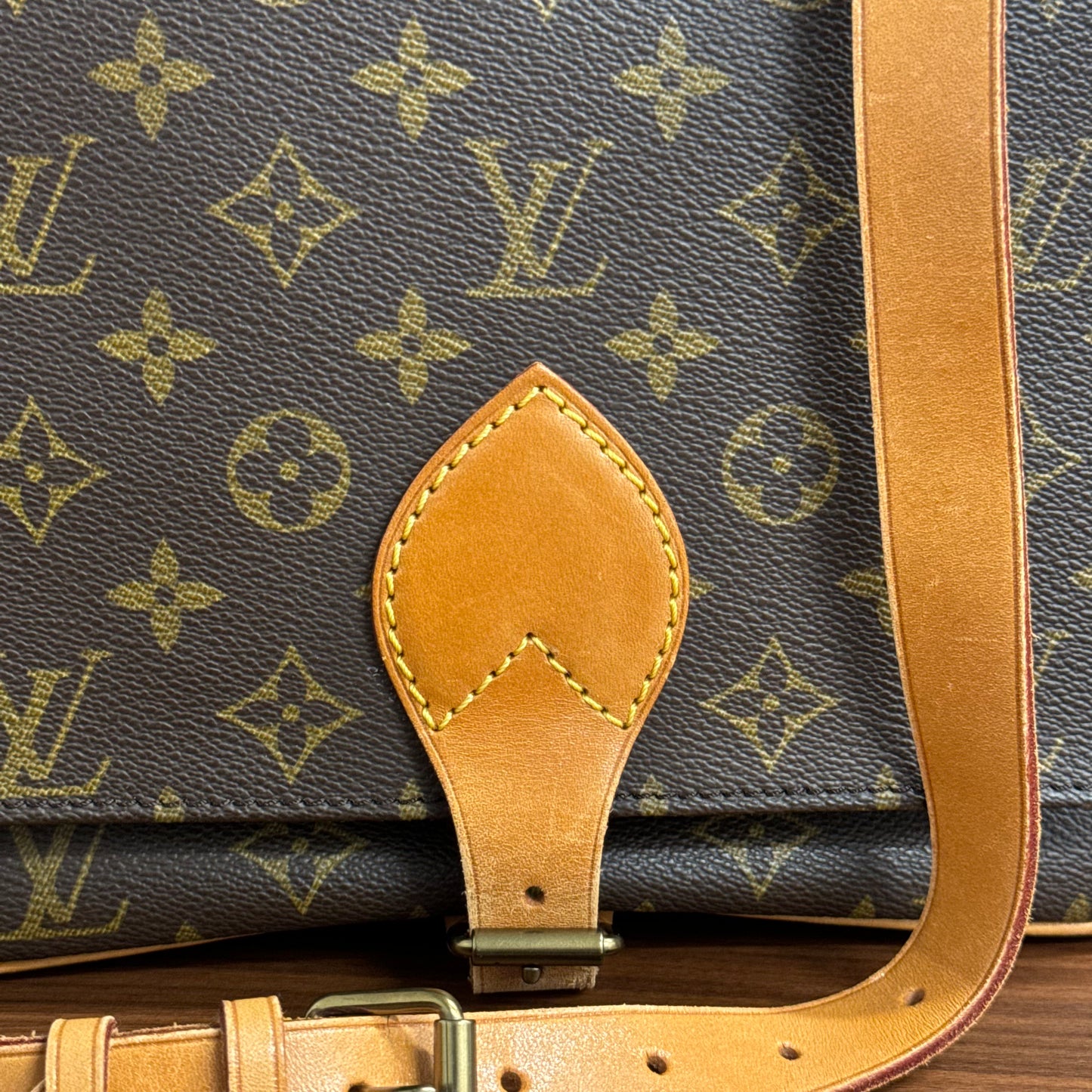 Besace Cartouchière Louis Vuitton