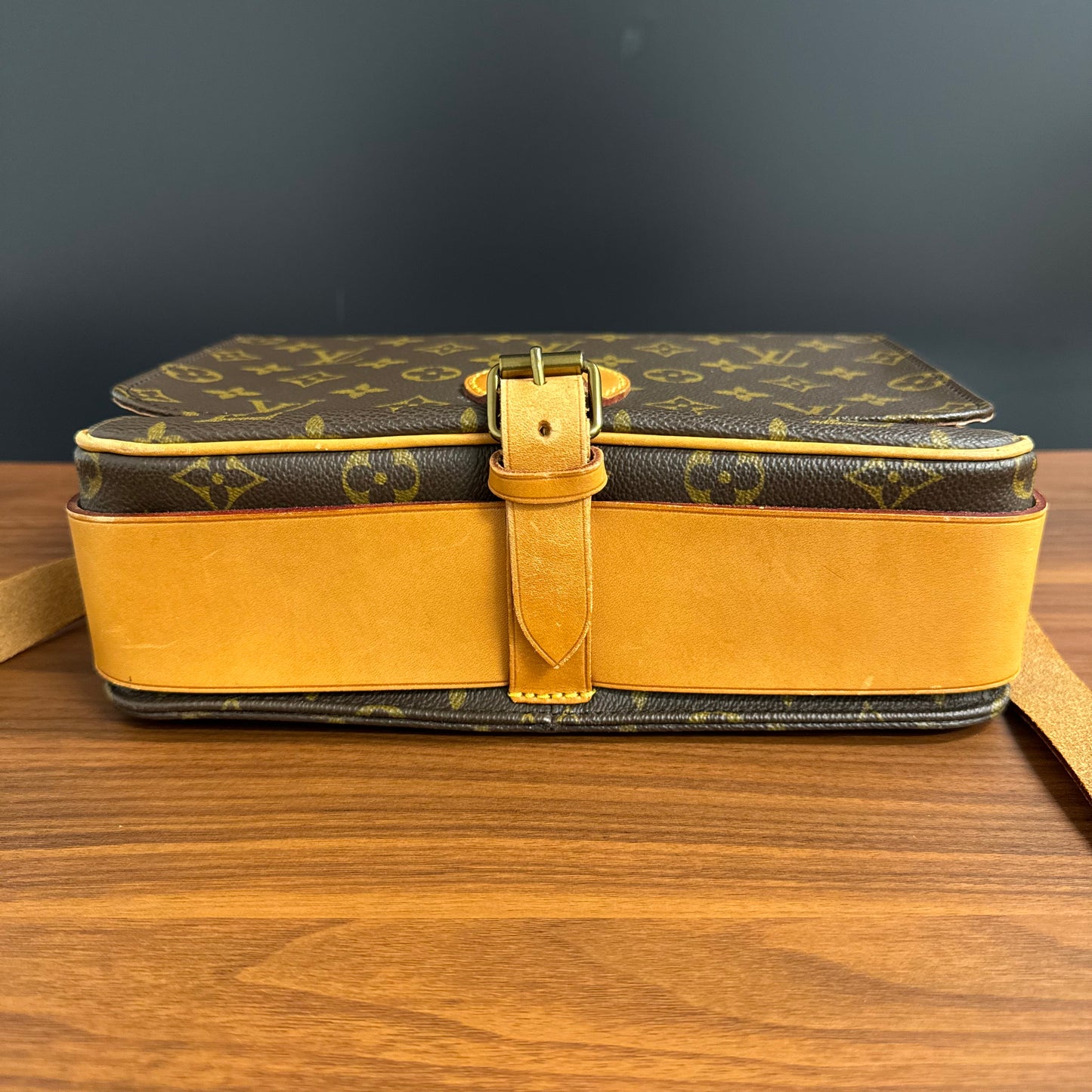 Besace Cartouchière Louis Vuitton