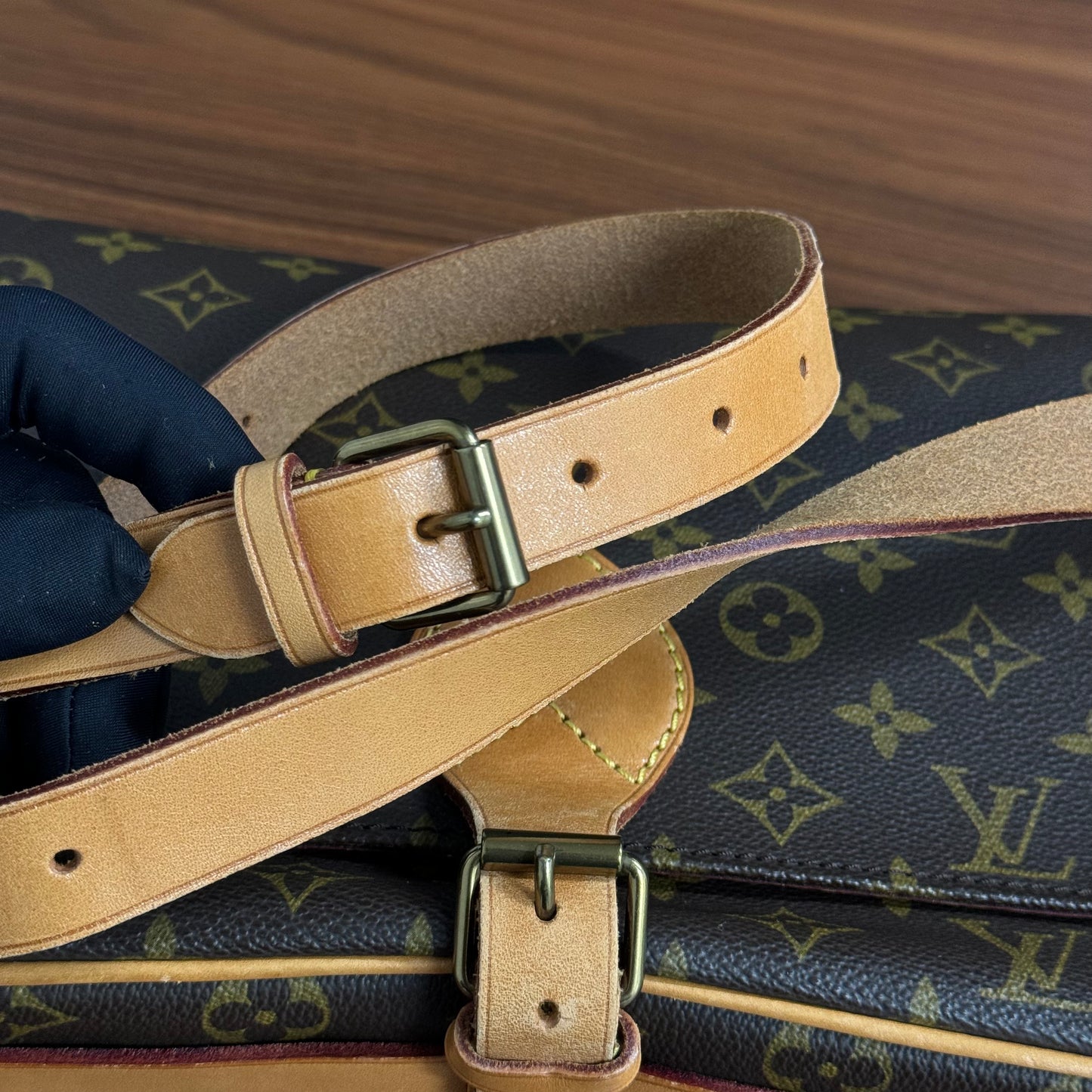 Besace Cartouchière Louis Vuitton