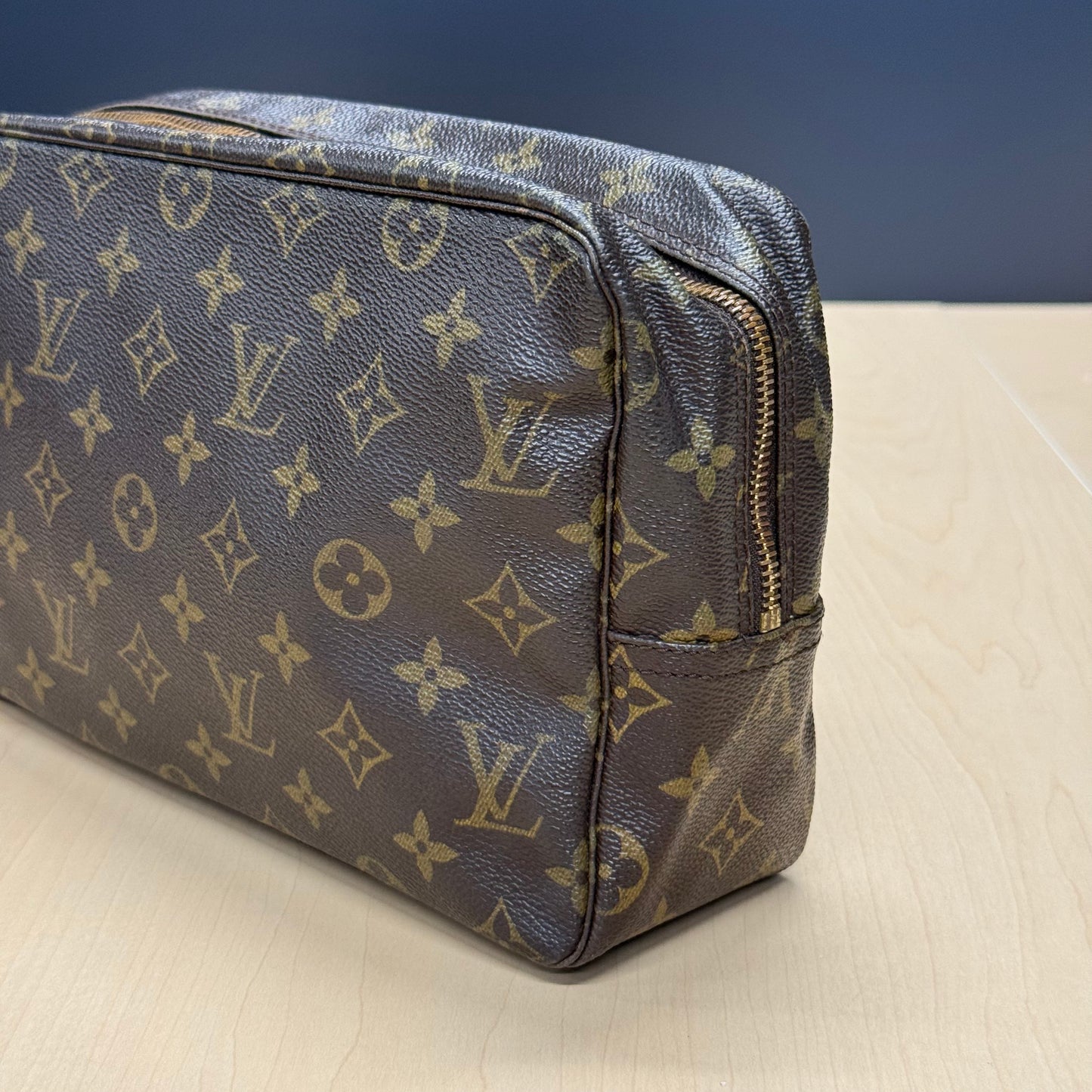 Louis Vuitton Trousse Cosmétique 884NO