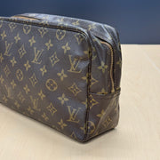 Louis Vuitton Trousse Cosmétique 884NO