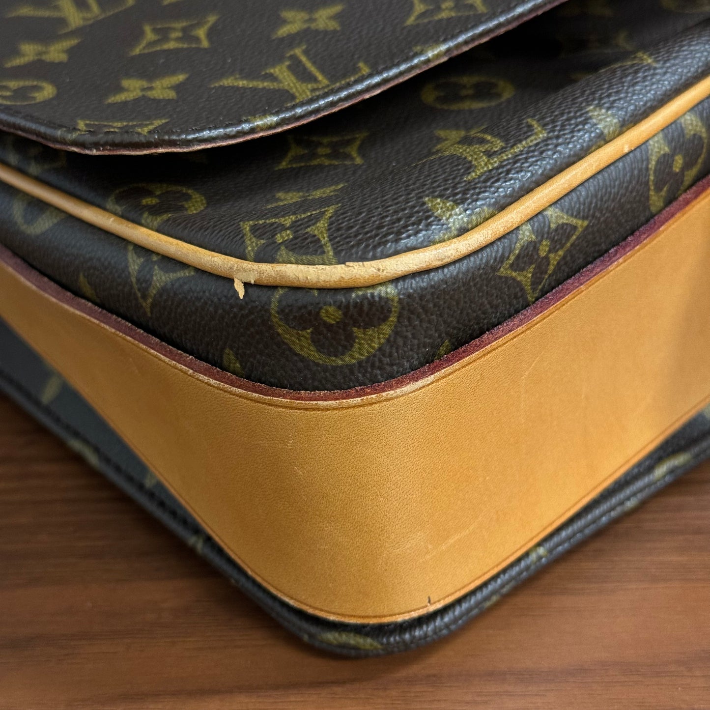 Besace Cartouchière Louis Vuitton