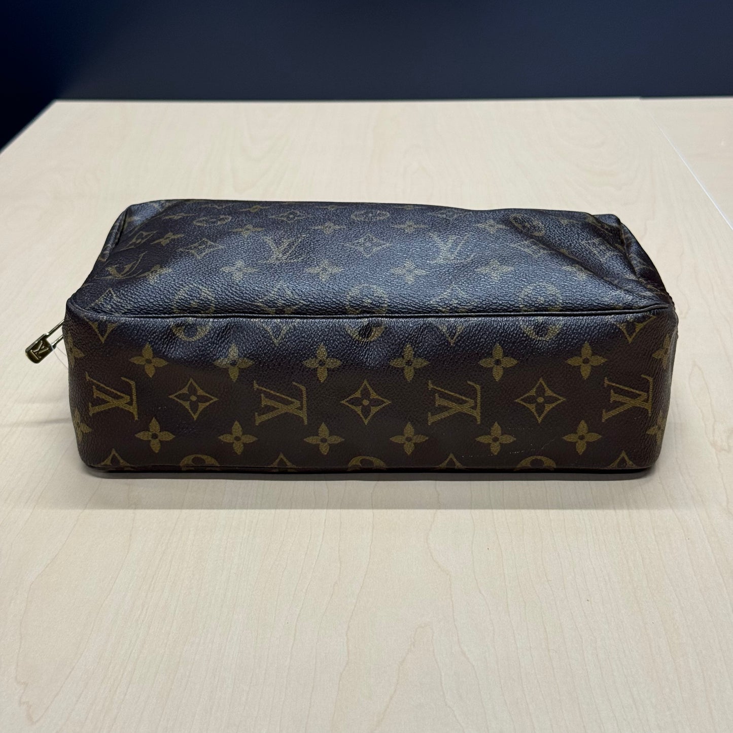 Louis Vuitton Trousse Cosmétique 884NO