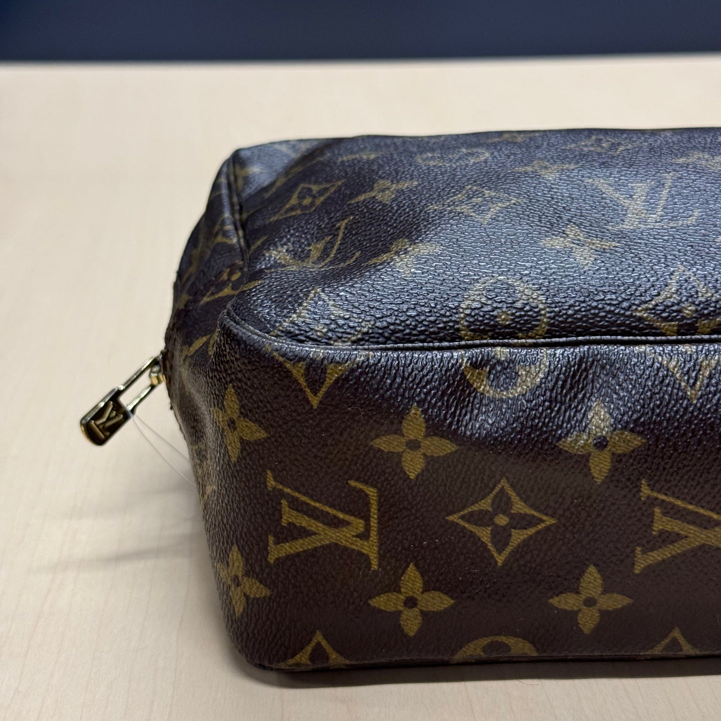 Louis Vuitton Trousse Cosmétique 884NO