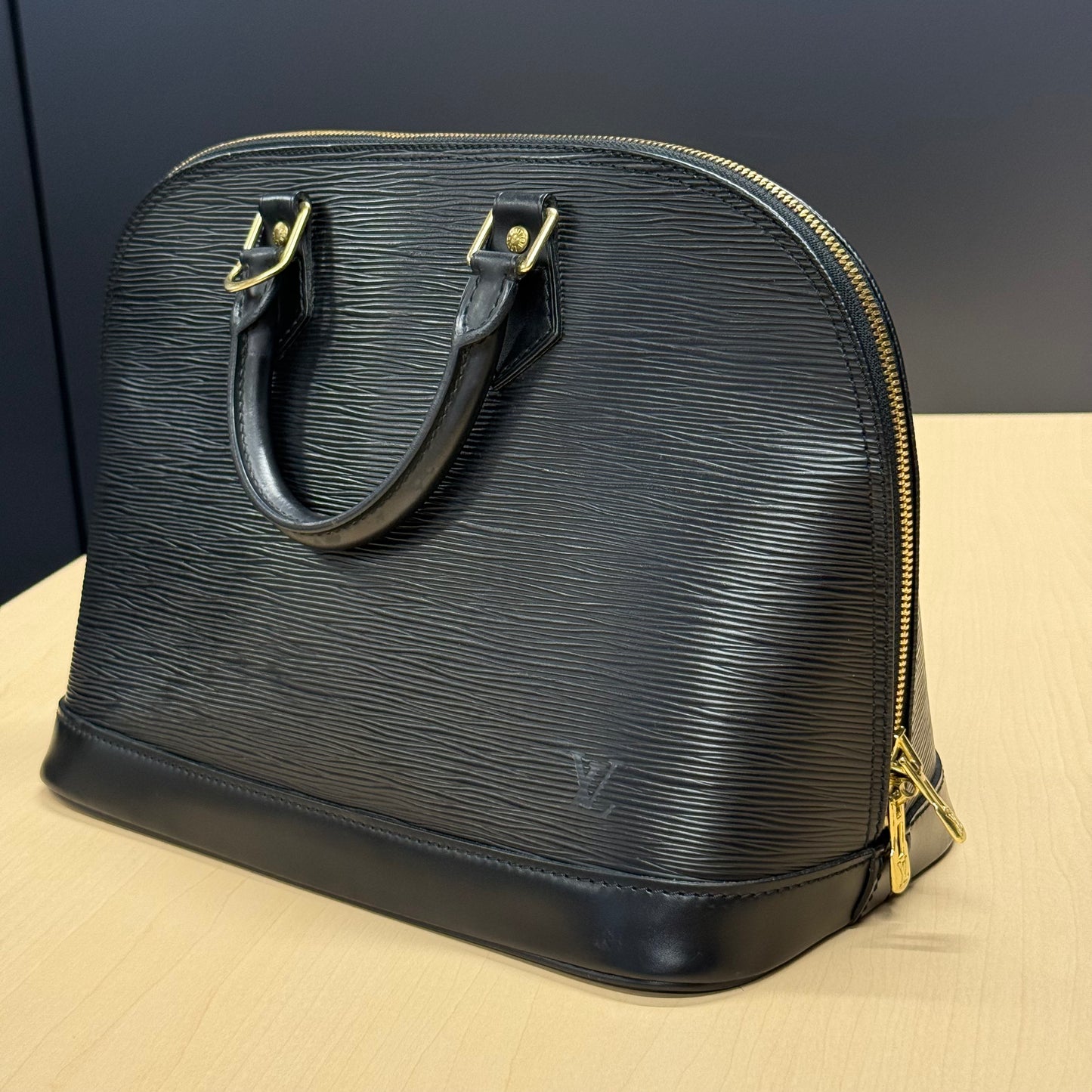 Louis Vuitton Alma noir