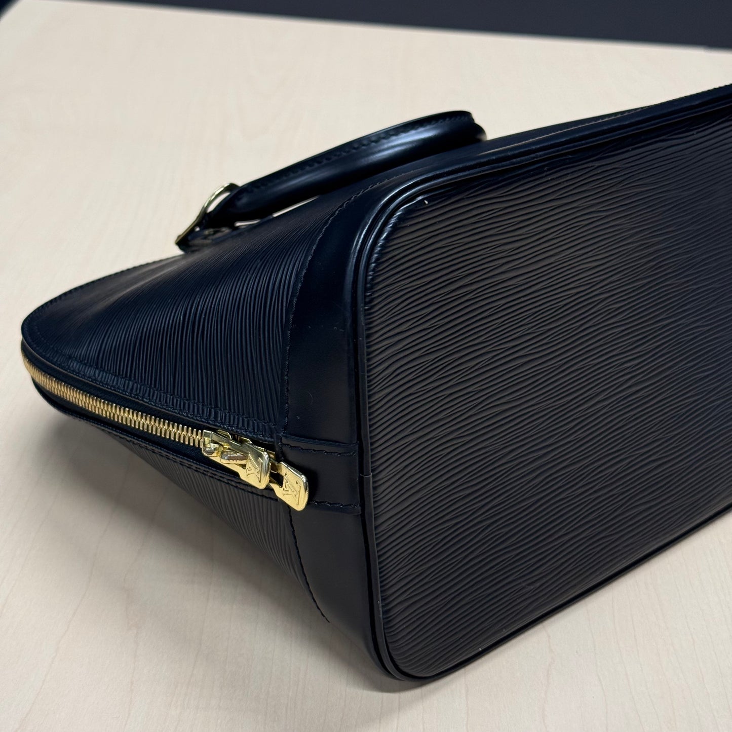 Louis Vuitton Alma noir