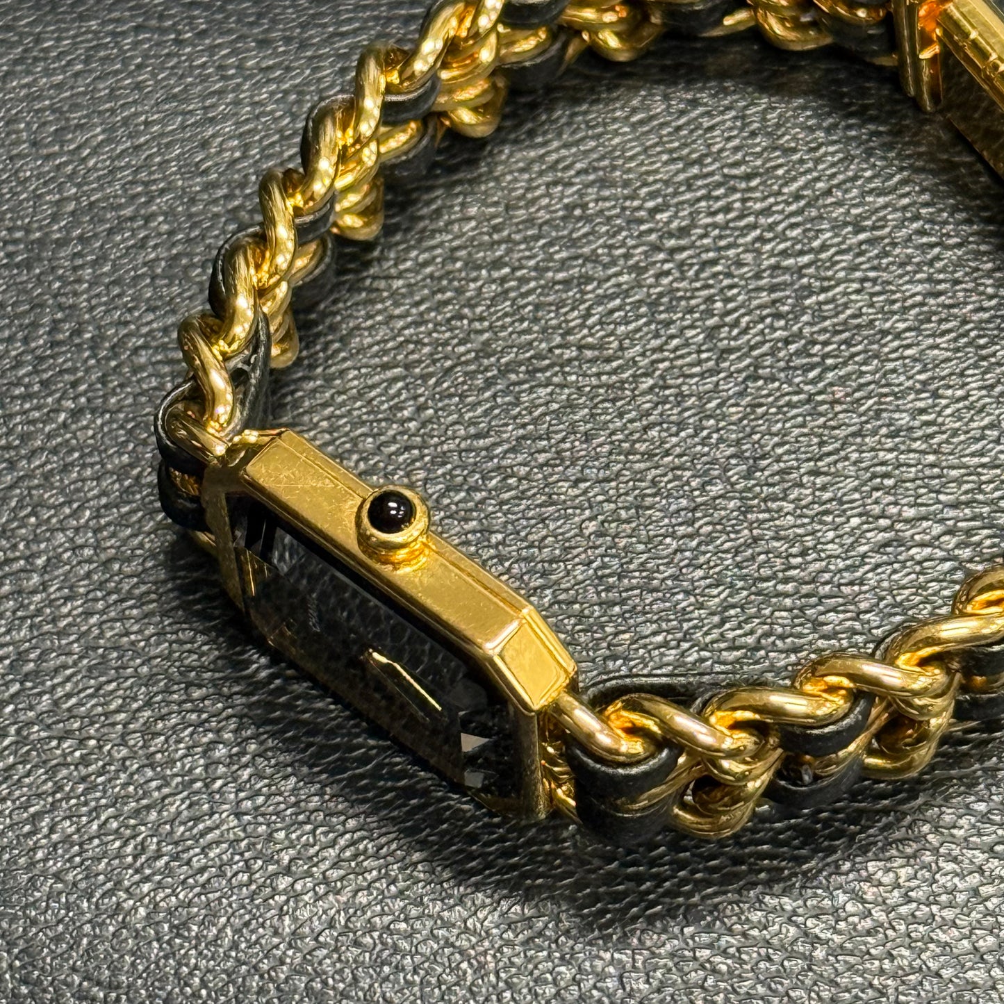 Chanel montre première originale taille L