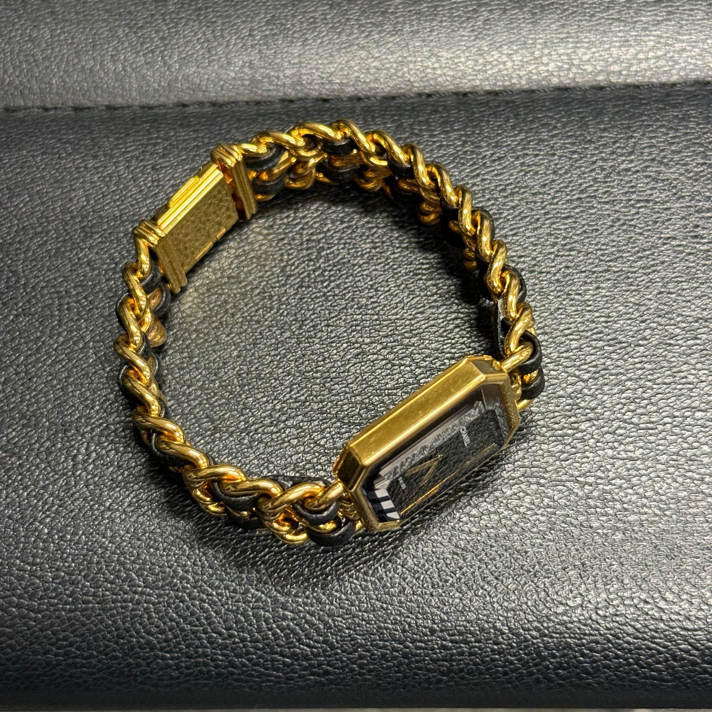 Chanel montre première originale taille L