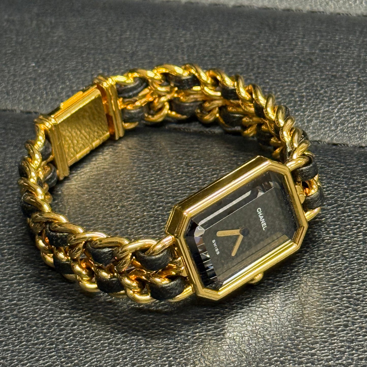 Chanel montre première originale taille L