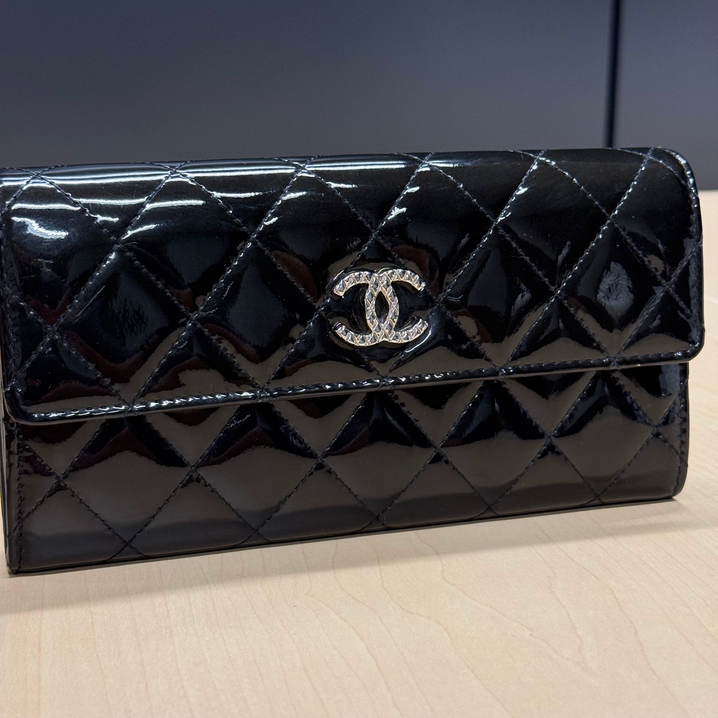 Chanel Portefeuille Long vernis